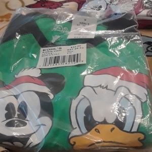 Disney NWT Large two tone green t-shirt